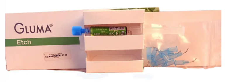 GLUMA Etch 2.5 phosphoric acid etching gel syringe with applicator tips for dental bonding procedures